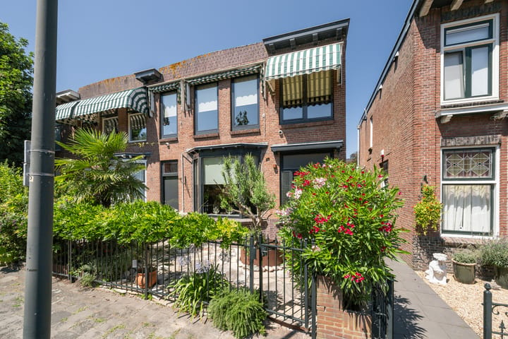 Voorstraat 32