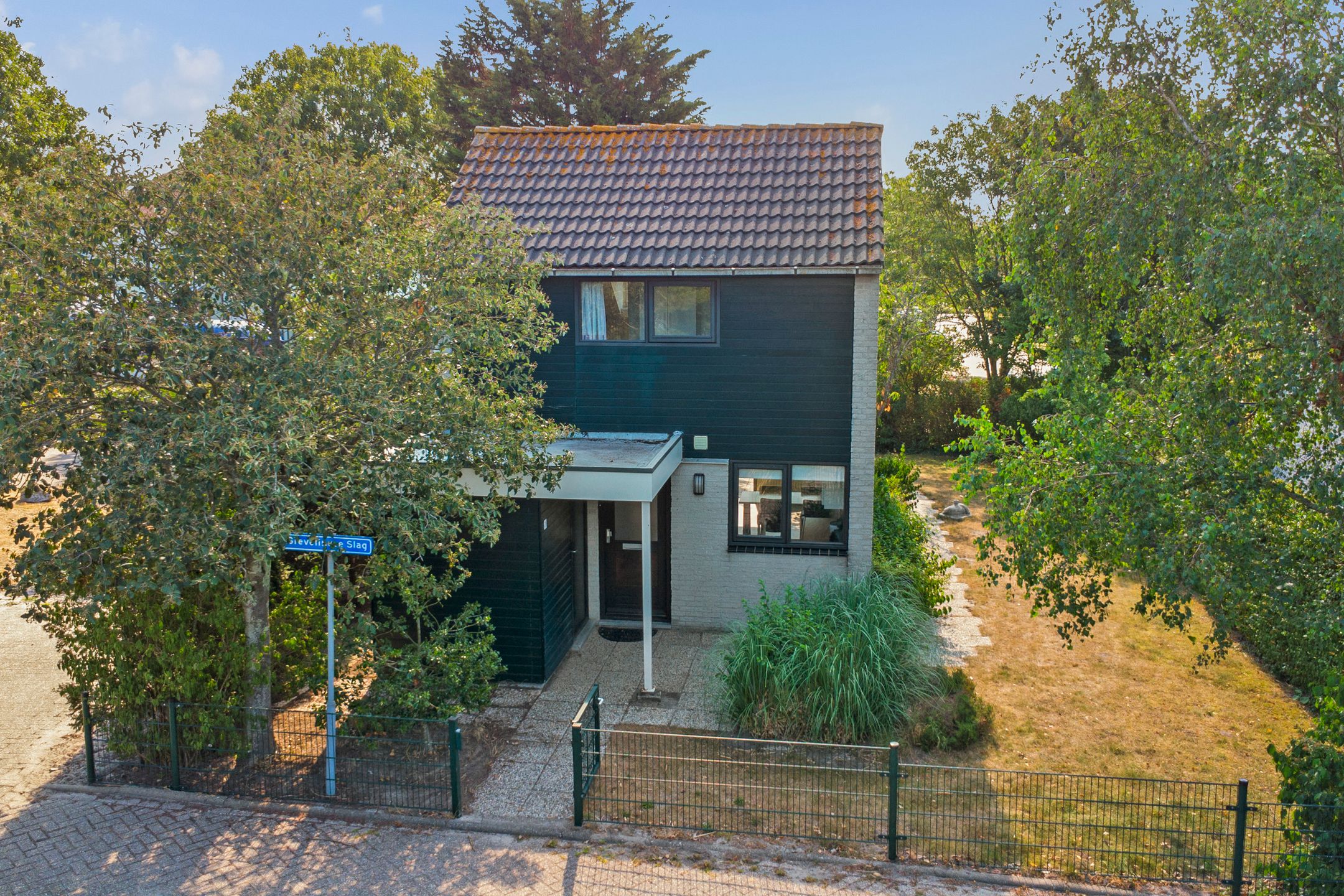 2-bedroom freehold villa in Brouwershaven — photo 1 of 5
