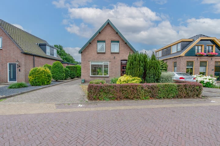 Vrijstaande woning te koop: Rechte Hondsbosschelaan 14, Heiloo
