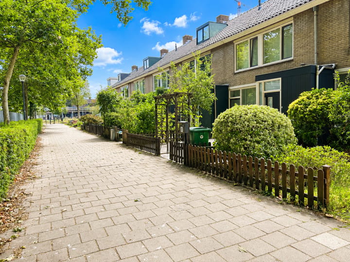 Tussenwoning te koop: Tiranaplantsoen 6, Haarlem