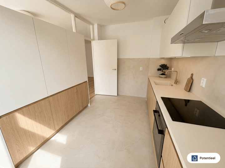 Tussenwoning te koop: Tiranaplantsoen 6, Haarlem