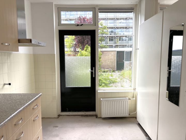 Tussenwoning te koop: Tiranaplantsoen 6, Haarlem