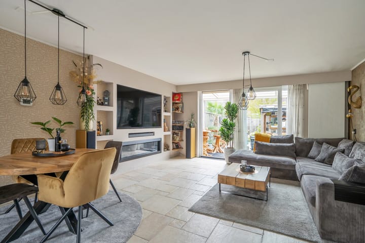 Tussenwoning te koop: Scheepswerf 14, Leidschendam