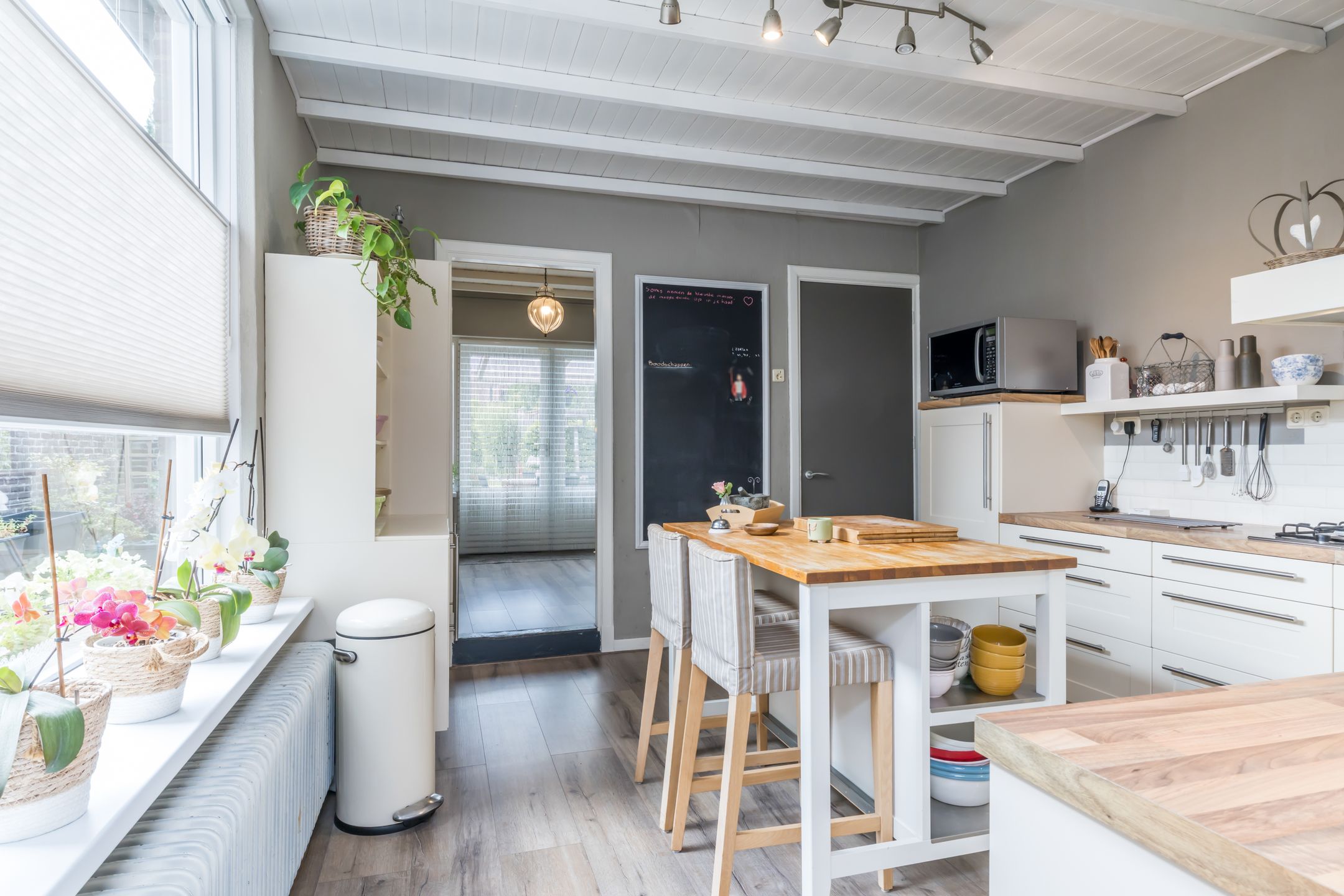 Photo 12 of Overbroekerstraat 25