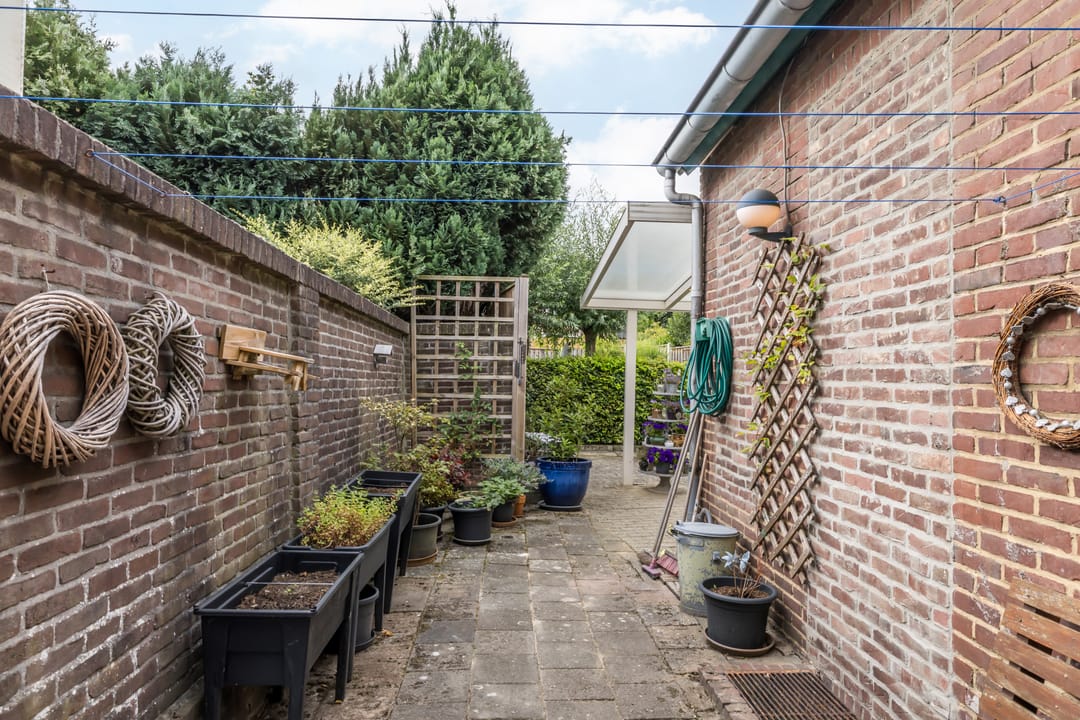 Photo 47 of Overbroekerstraat 25