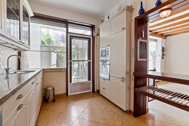 Tussenwoning te koop: Huijgensstraat 26, 'S-Gravenhage