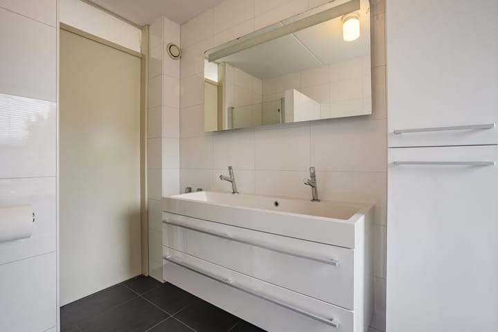 Tussenwoning te koop: Vogelwikke 9, Meppel