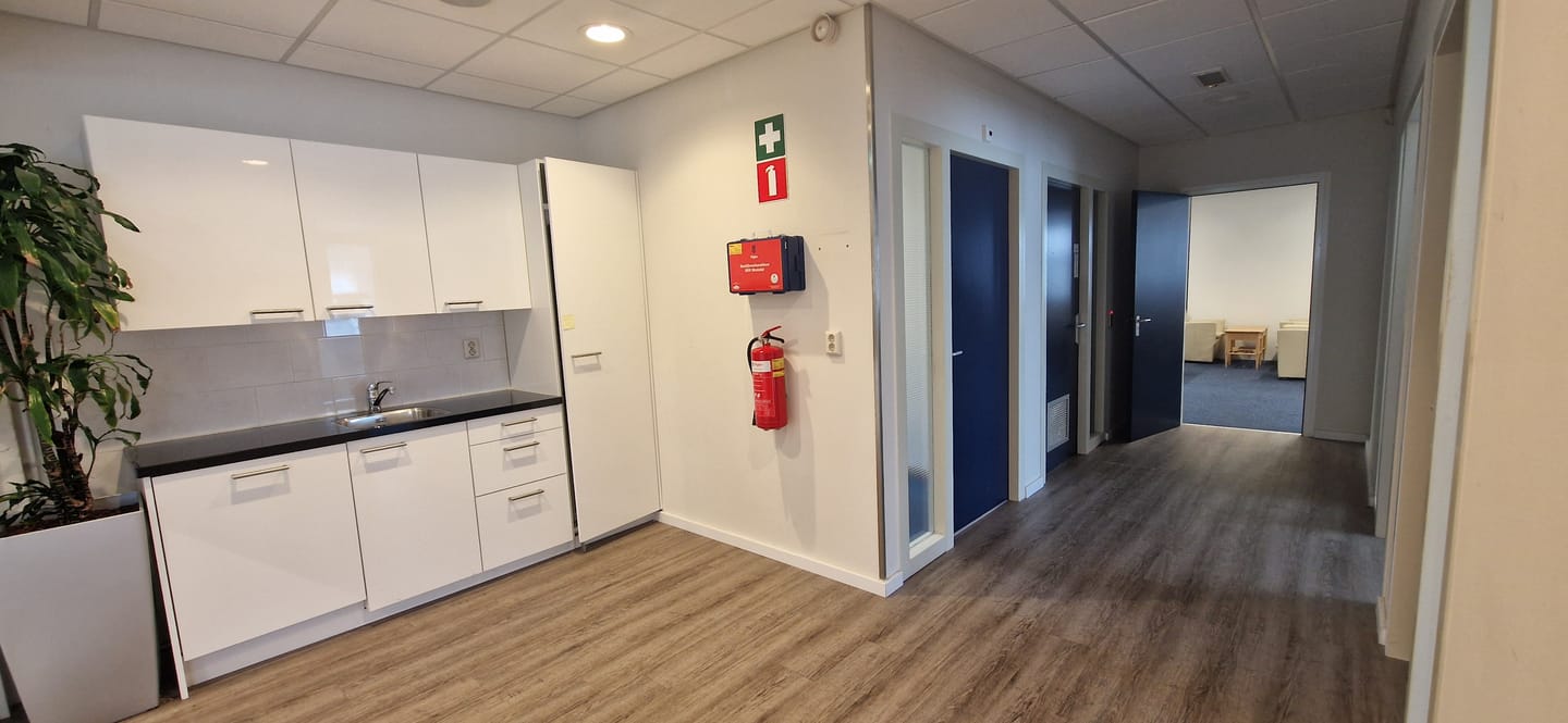 View photo 3 of Houttuinlaan 18