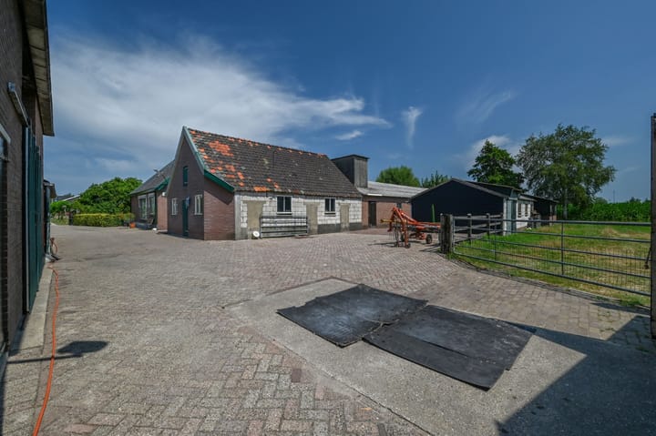 Vrijstaande woning te koop: Schras 83, Ederveen