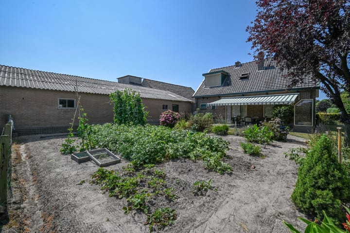 Vrijstaande woning te koop: Schras 83, Ederveen