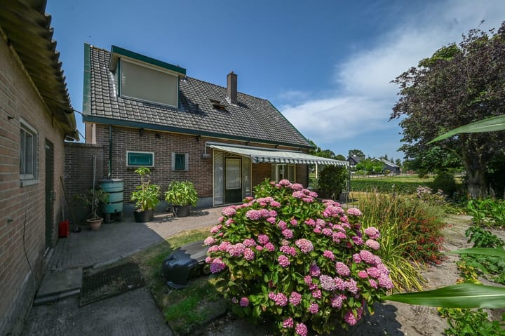 Vrijstaande woning te koop: Schras 83, Ederveen