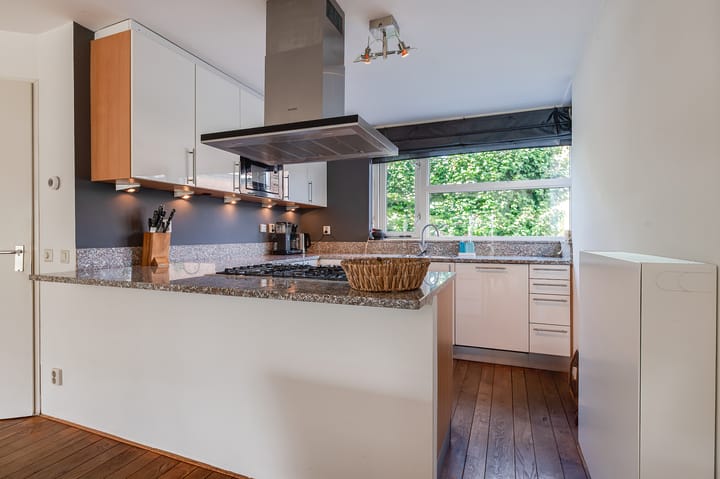 Tussenwoning te koop: W.J. van der Hooftstraat 33, Meteren