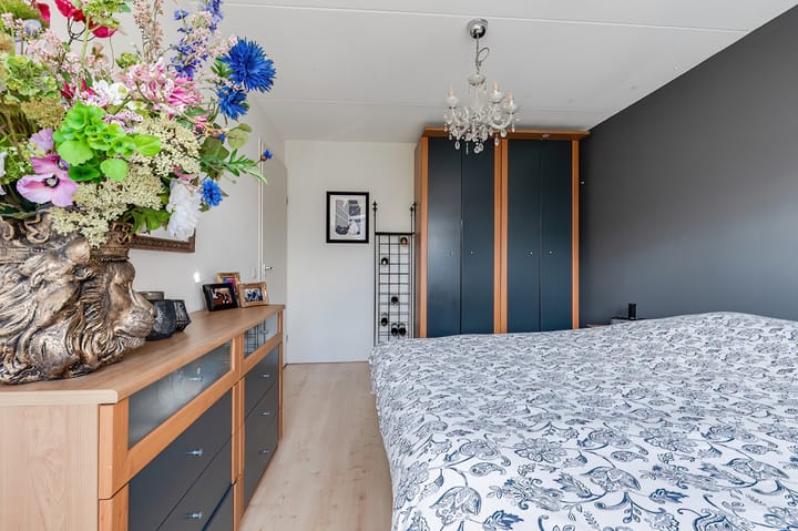 Tussenwoning te koop: W.J. van der Hooftstraat 33, Meteren