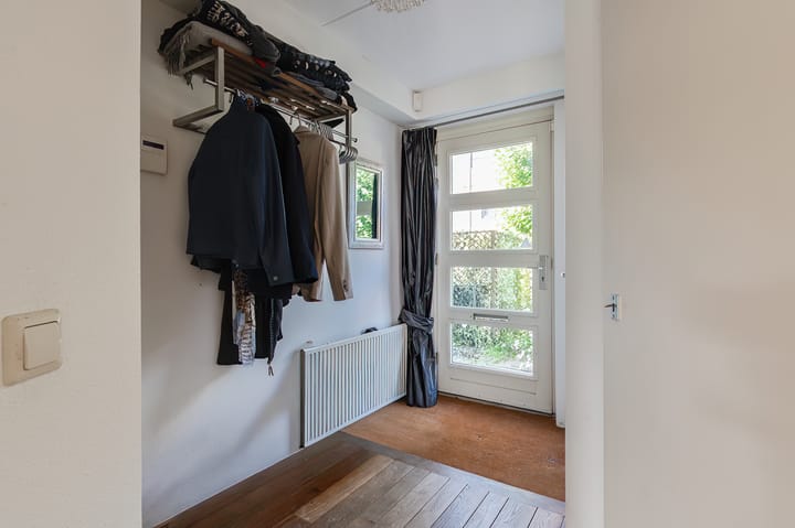Tussenwoning te koop: W.J. van der Hooftstraat 33, Meteren