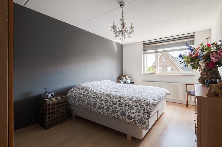 Tussenwoning te koop: W.J. van der Hooftstraat 33, Meteren