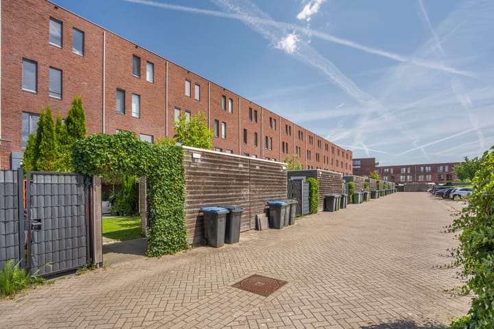 Tussenwoning te koop: IJssellaan 52A, Arnhem