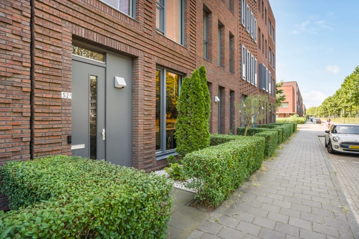 Tussenwoning te koop: IJssellaan 52A, Arnhem