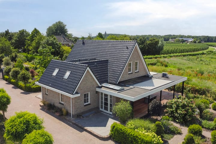 Vrijstaande woning te koop: Rijsakkerweg 14, Tiel