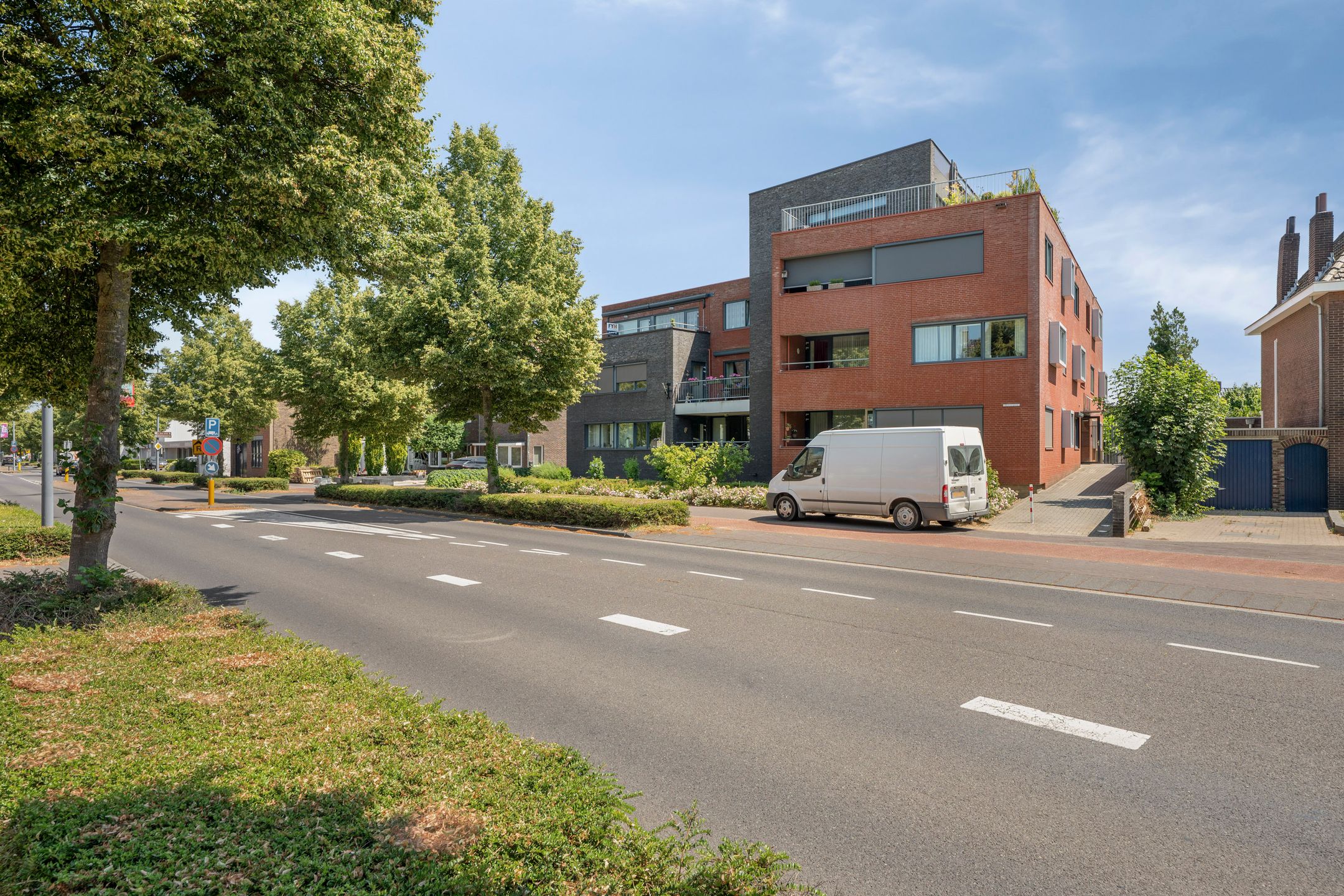 Foto 24 van Rijksweg Zuid 122-3