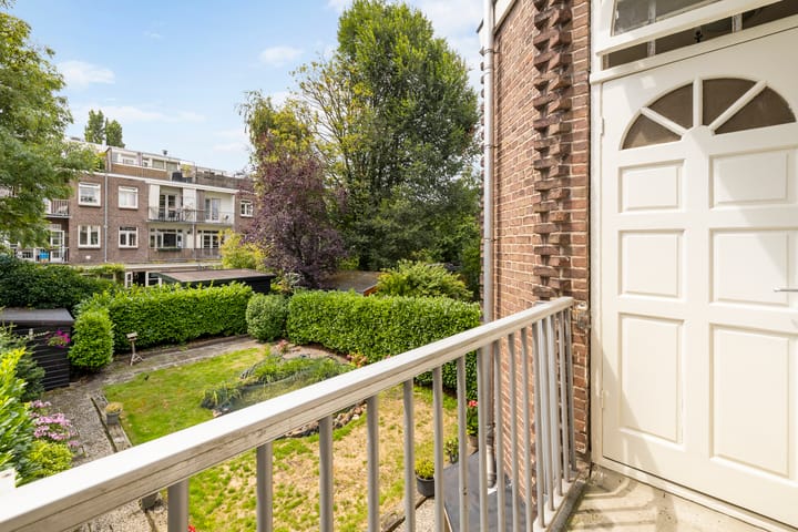 Appartement te koop: Mr. P.N. Arntzeniusweg 68-1, Amsterdam