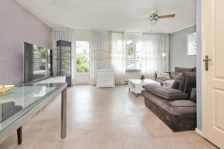 Hoekwoning te koop: Geraniumlaan 111, Badhoevedorp