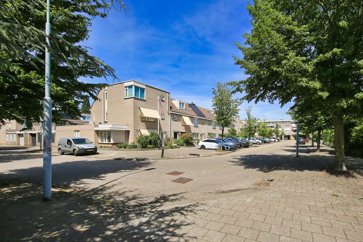 Hoekwoning te koop: Geraniumlaan 111, Badhoevedorp
