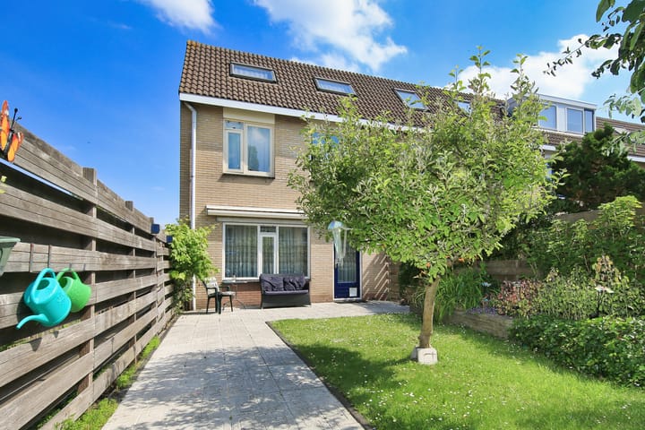 Hoekwoning te koop: Geraniumlaan 111, Badhoevedorp