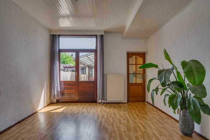 Tussenwoning te koop: Tegelseweg 163, Venlo