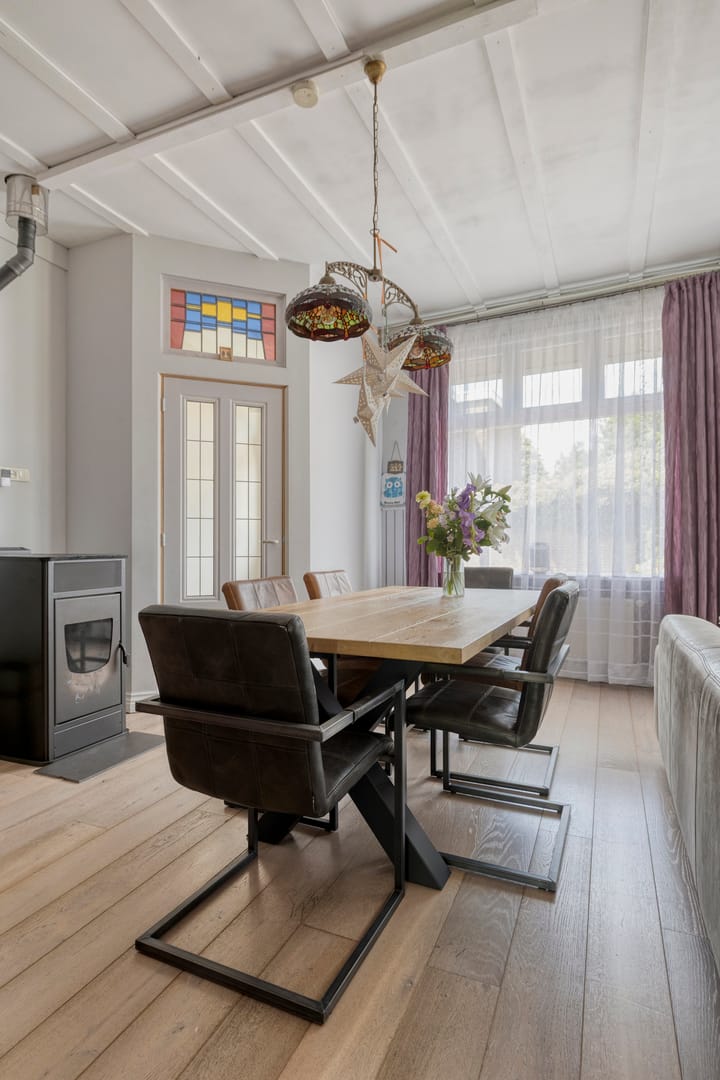 Twee-onder-één-kap te koop: Molenstraat 6, Standdaarbuiten