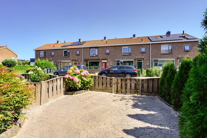 Tussenwoning te koop: Wethouder van Heldenstraat 7, Rozenburg (Zh)
