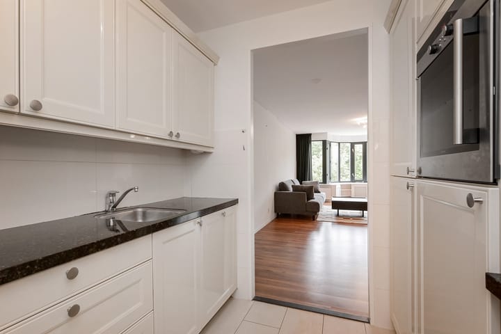 Appartement te huur: Bezuidenhoutseweg 351B, 'S-Gravenhage