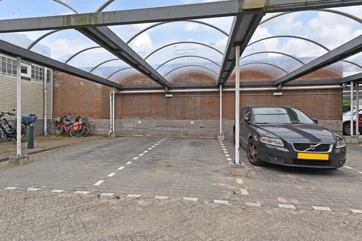 Appartement te huur: Bezuidenhoutseweg 351B, 'S-Gravenhage