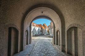 Bekijk foto 4 van Burchtplein 2