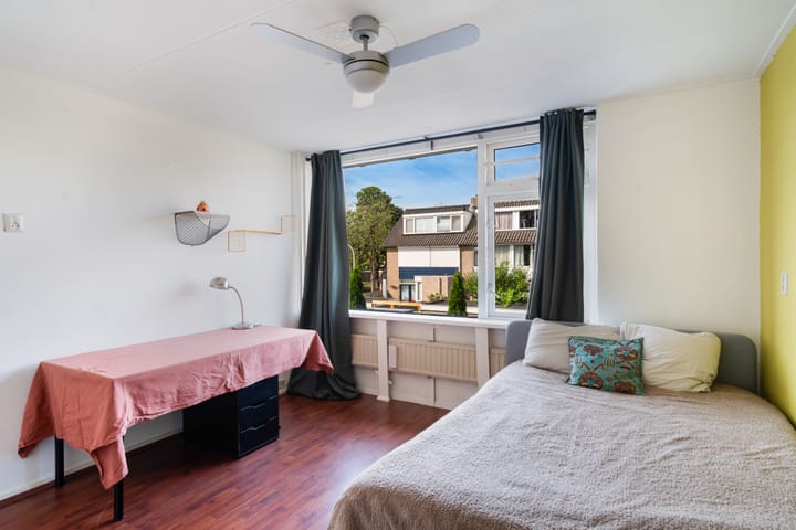 Tussenwoning te koop: Oudlaan 20, Pijnacker