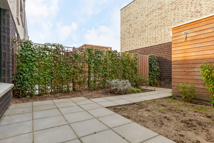 Hoekwoning te huur: Van Heuven Goedhartlaan 57, Utrecht