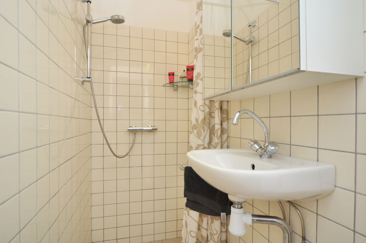 Photo 14 of Van der Hoopstraat 57