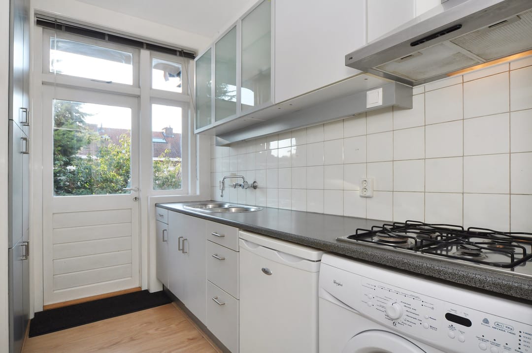 Photo 11 of Van der Hoopstraat 57