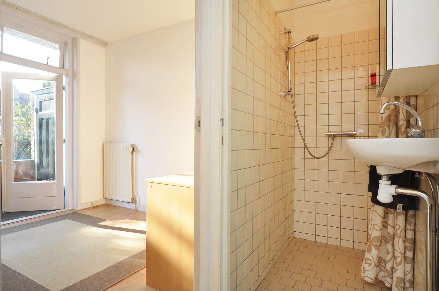 Photo 15 of Van der Hoopstraat 57