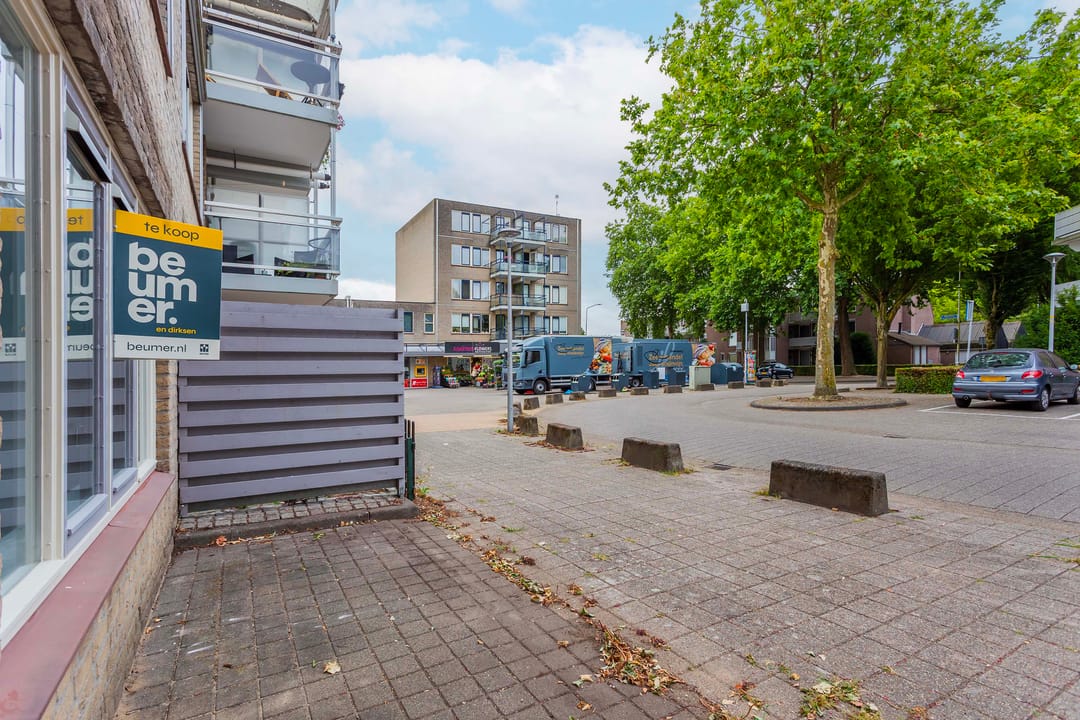 Photo 13 of Suze Groenewegstraat 8