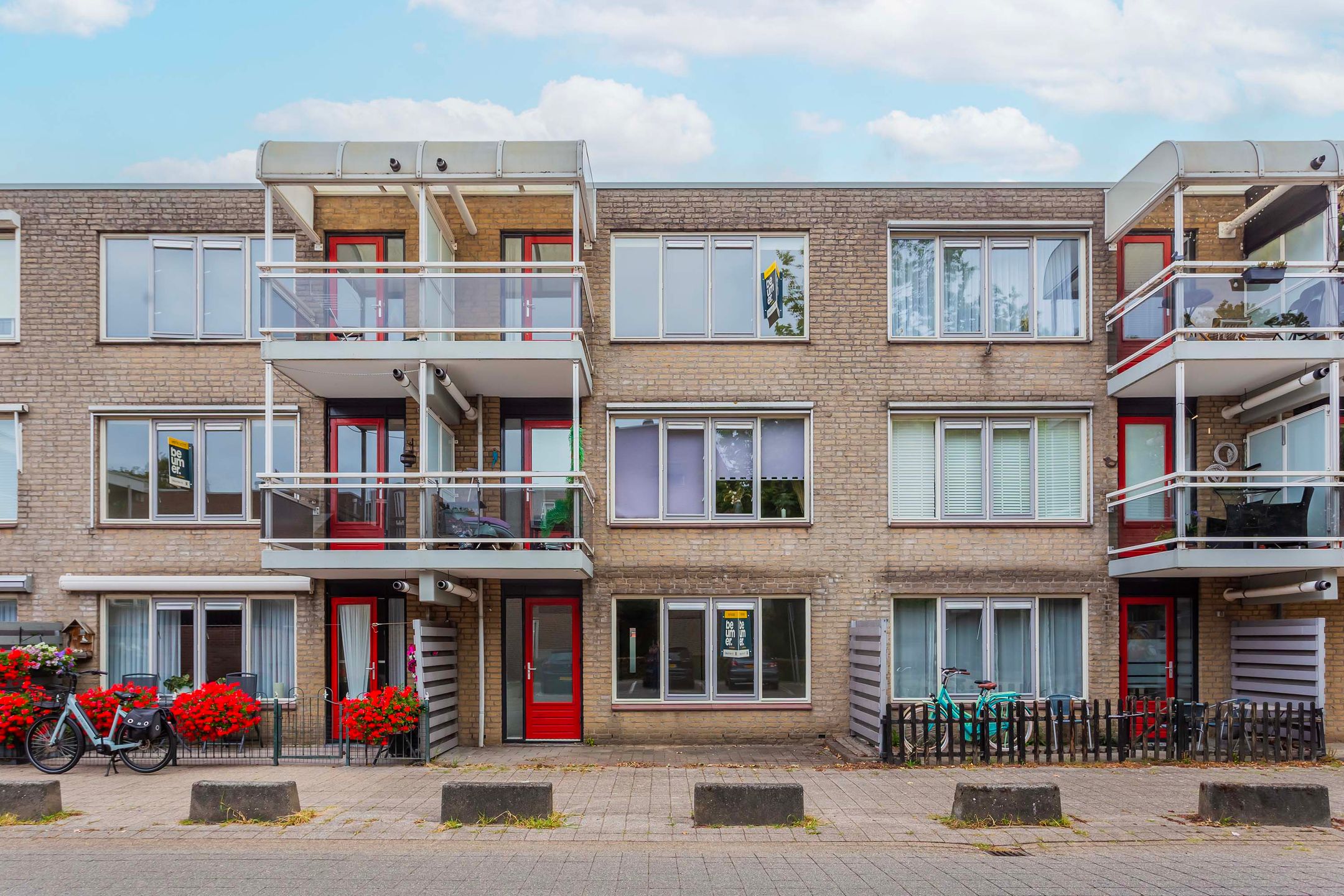 Photo 24 of Suze Groenewegstraat 8