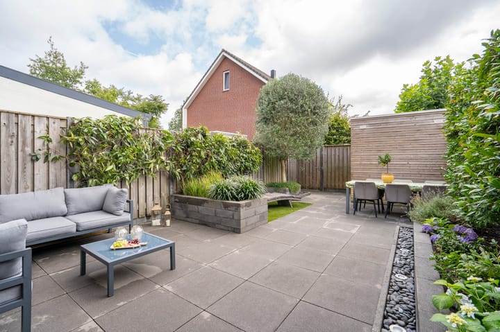 Tussenwoning te koop: Anthonie Verstralenstraat 10, Gorinchem