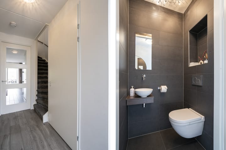 Tussenwoning te koop: Anthonie Verstralenstraat 10, Gorinchem