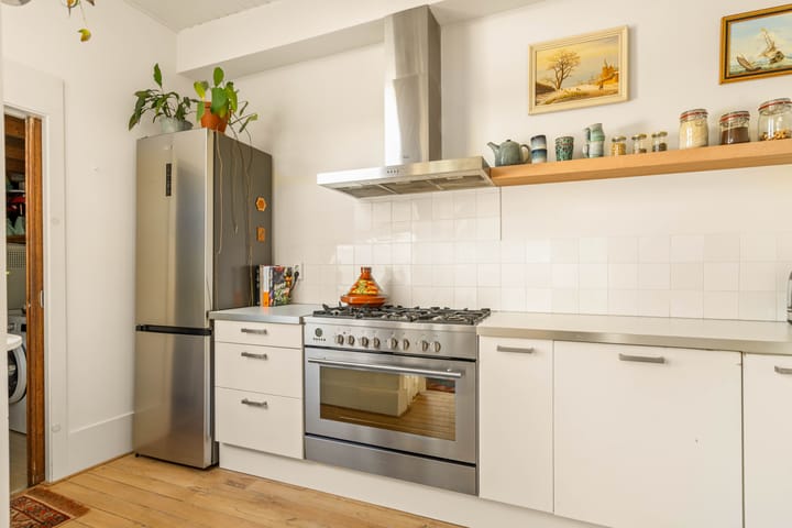 Tussenwoning te koop: Stationsstraat 66, Zaandam