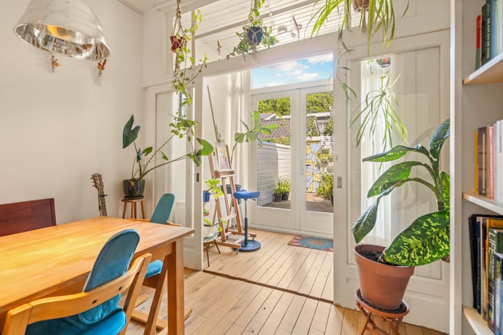 Tussenwoning te koop: Stationsstraat 66, Zaandam