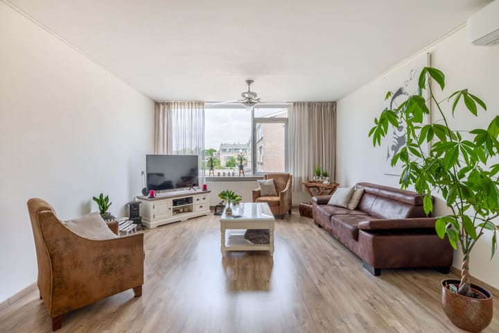 Tussenwoning te koop: Brigantijn 69, Brielle