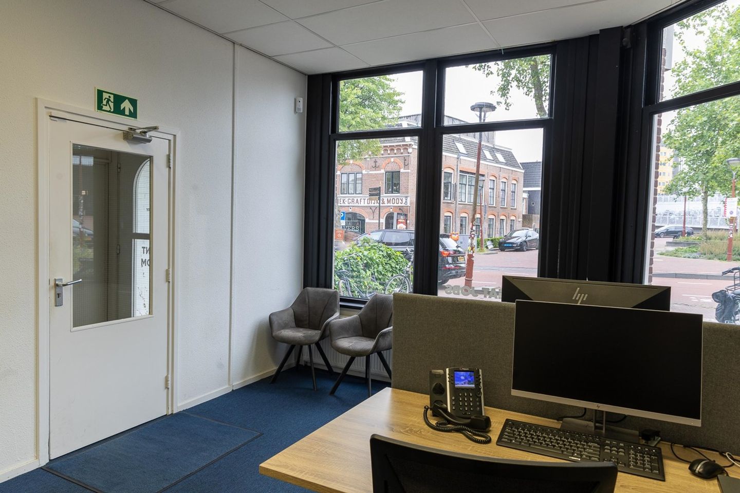 Bekijk foto 2 van Stationsweg 56