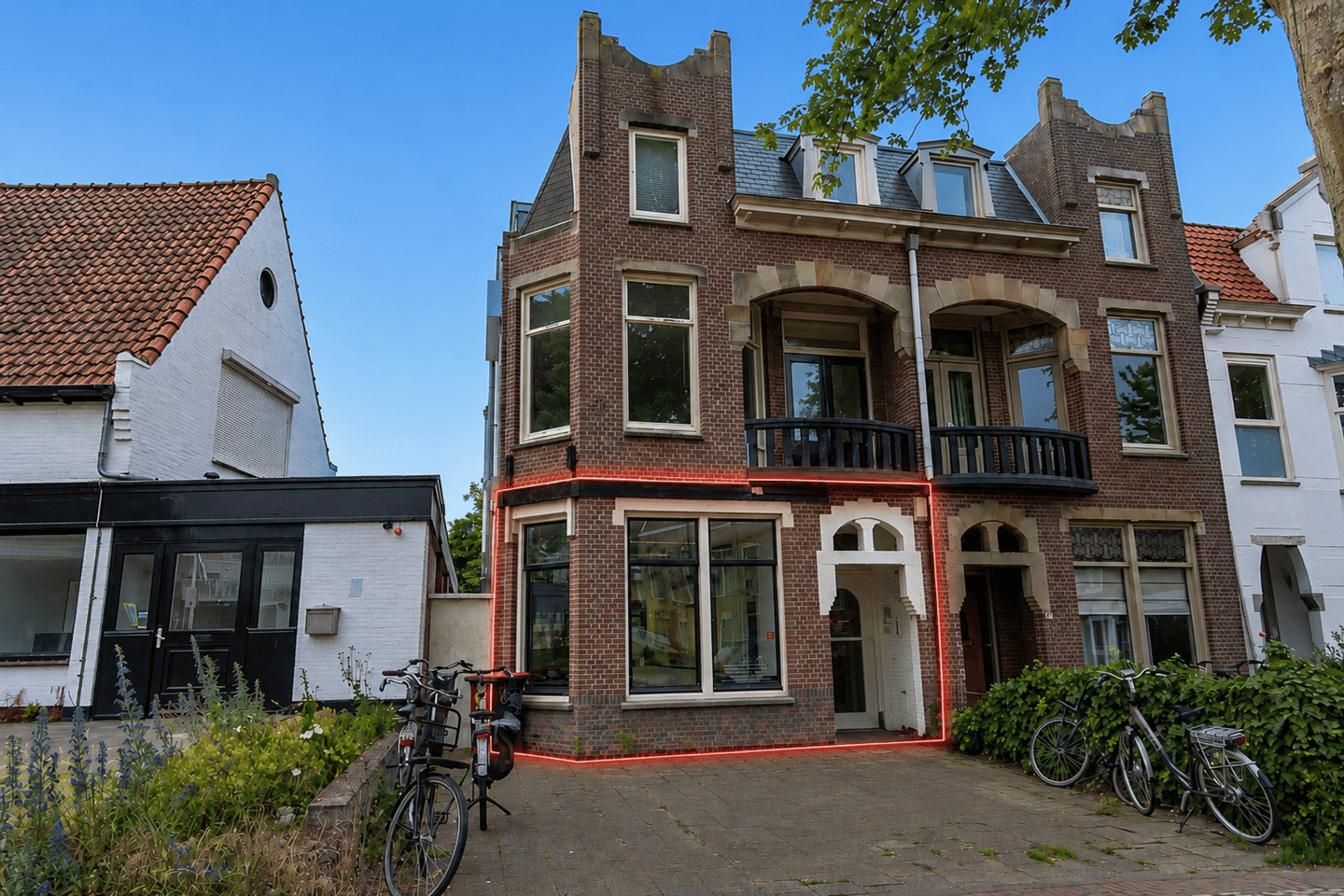 Bekijk foto 1 van Stationsweg 56
