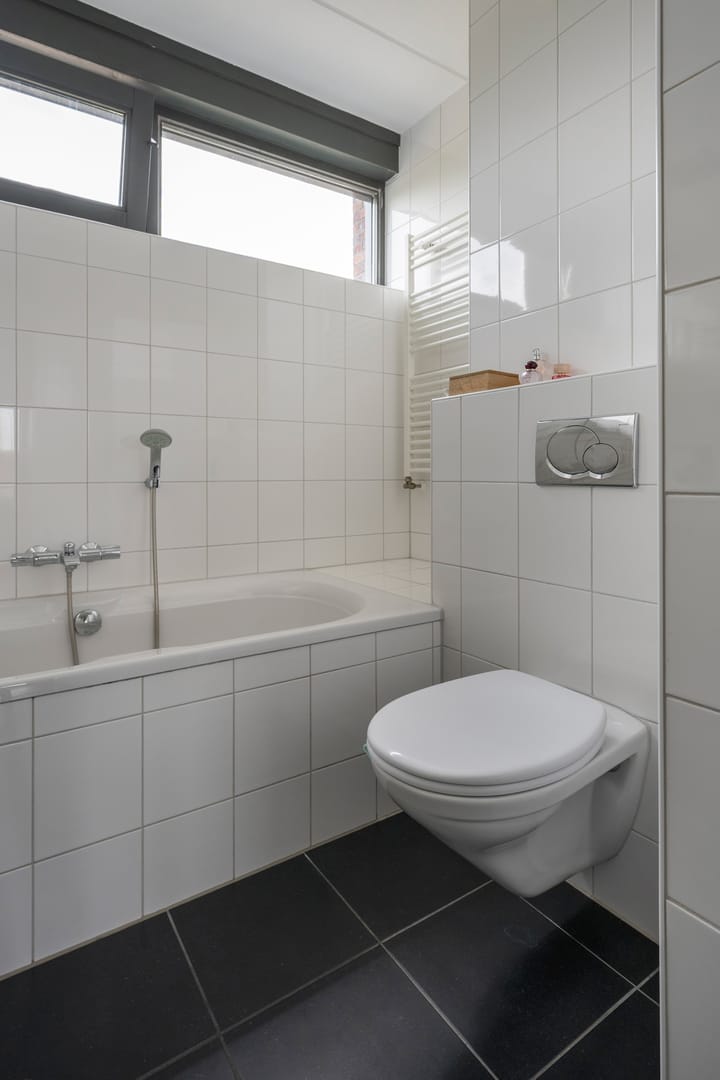 Tussenwoning te koop: Hemrikkwartier 54, Emmen
