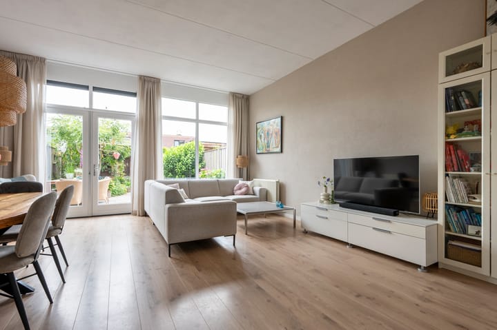 Tussenwoning te koop: Hemrikkwartier 54, Emmen