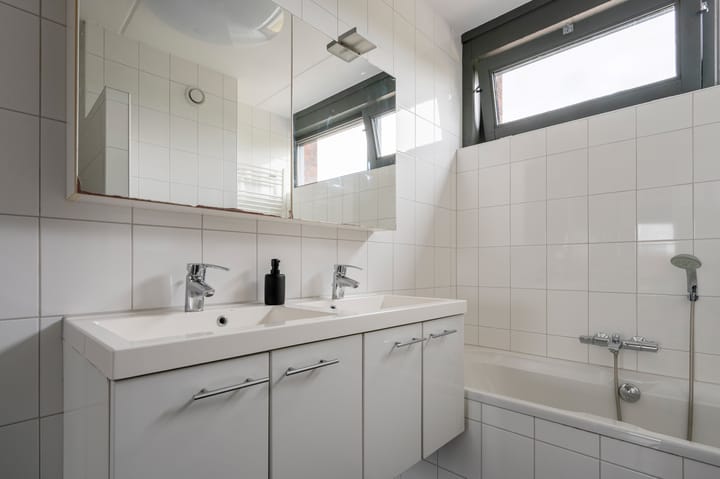 Tussenwoning te koop: Hemrikkwartier 54, Emmen